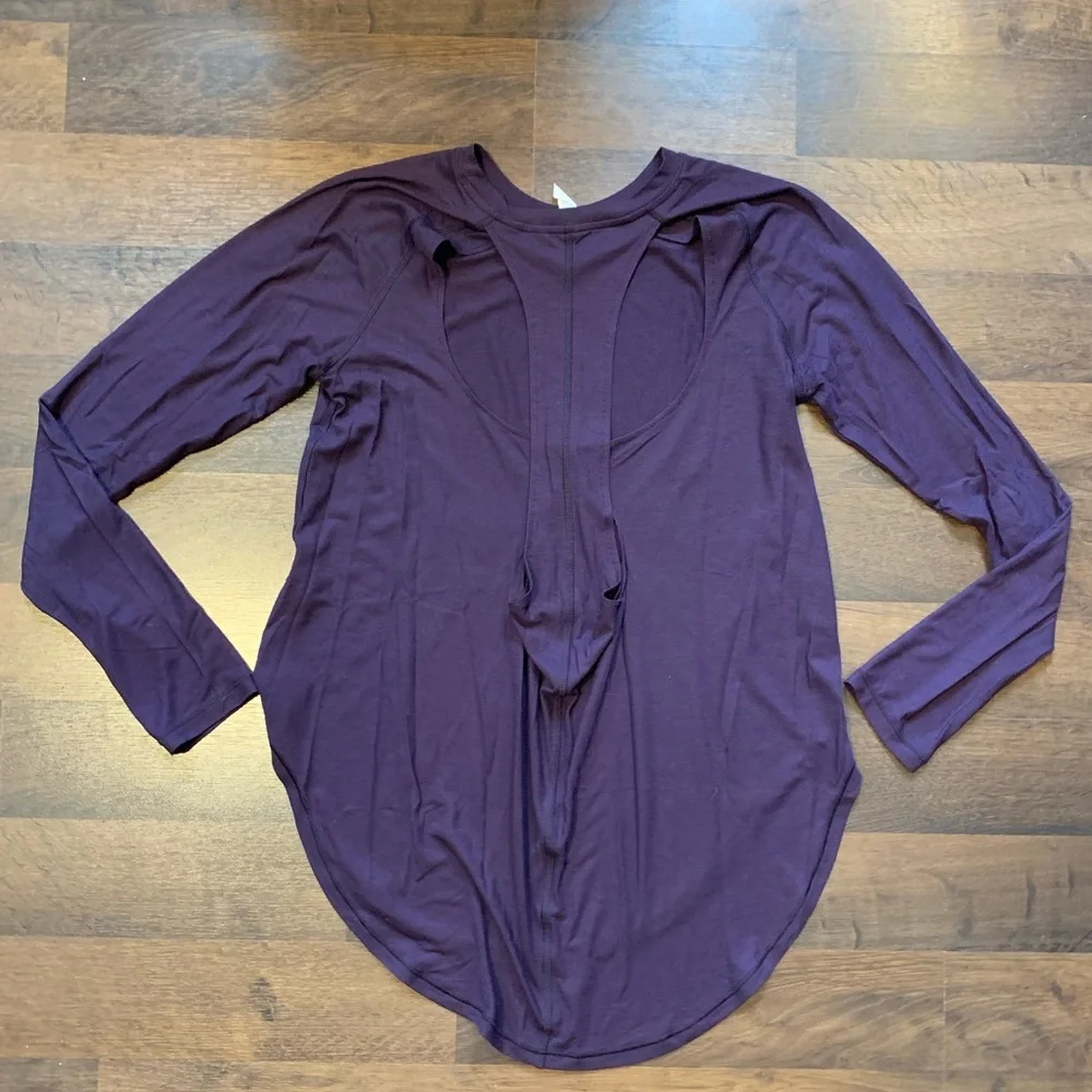 Under Armour Supreme Plum Long Sleeve Women's Top - Picture 3 of 5